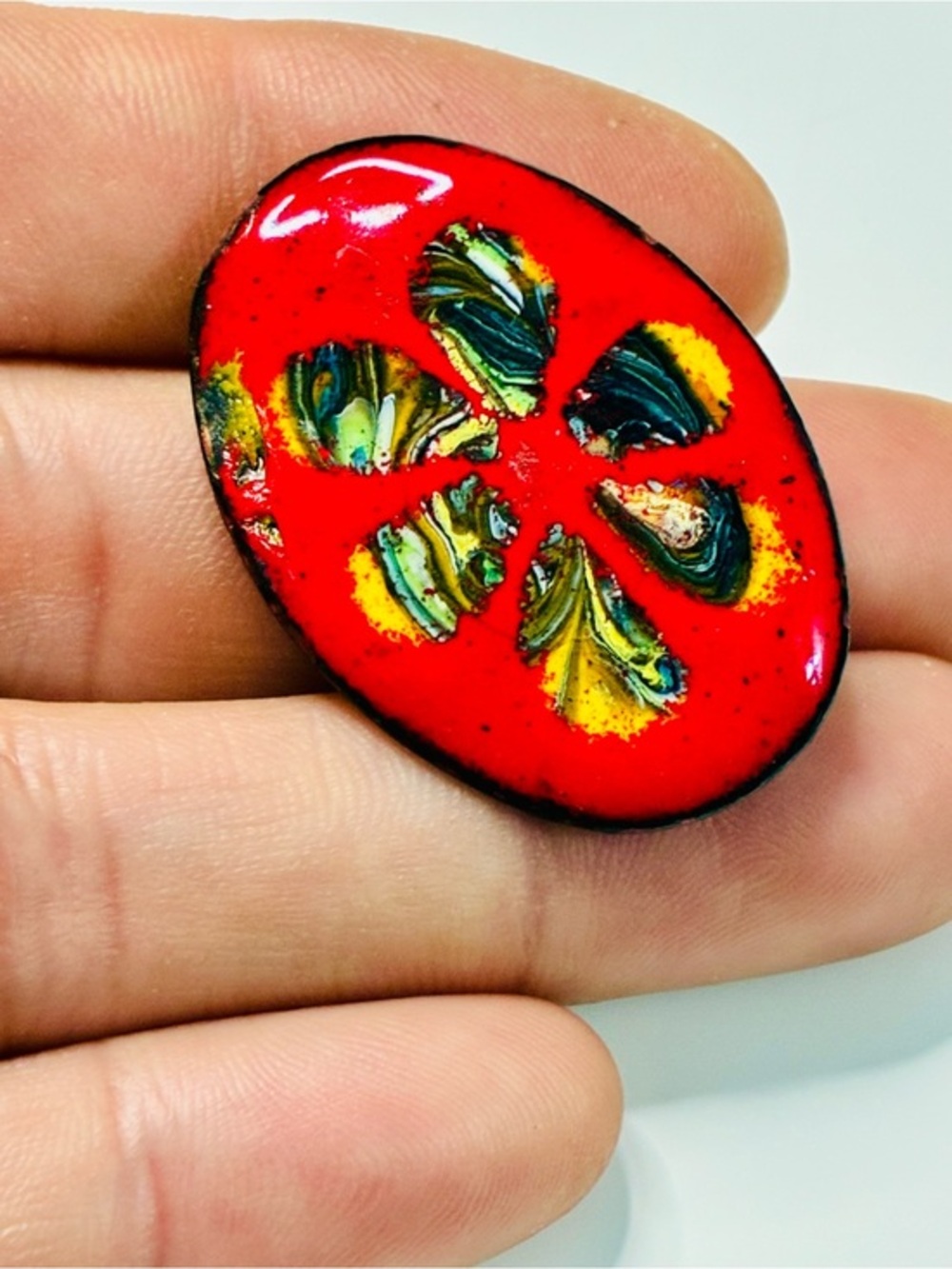 VTG Bold Dramatic Tiny Little Red Yellow & Green Accents Unisex Enamel Brooch